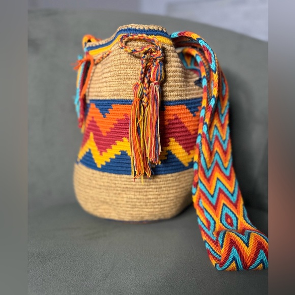 NEW Handwoven Multicolor Chevron Bucket Bag - Natural & Bright Accent - Picture 2 of 3